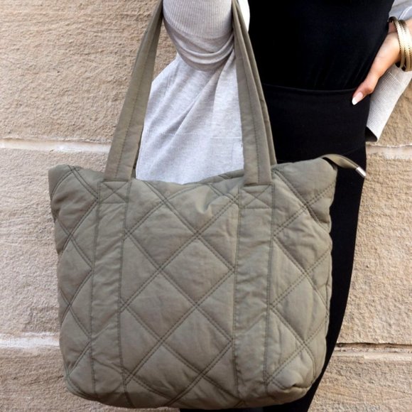 Aili's Corner Handbags - Quilted Tote